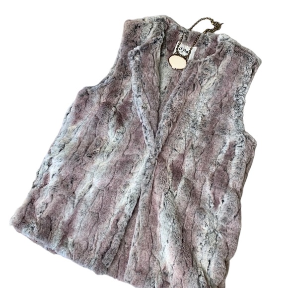 Dylan Faux Fur Vest - Picture 2 of 14